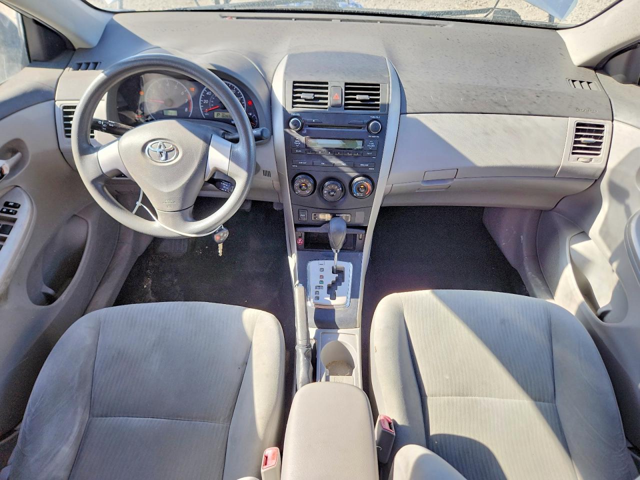 2010 Toyota Corolla Le Серебряный vin: 1NXBU4EE8AZ223840