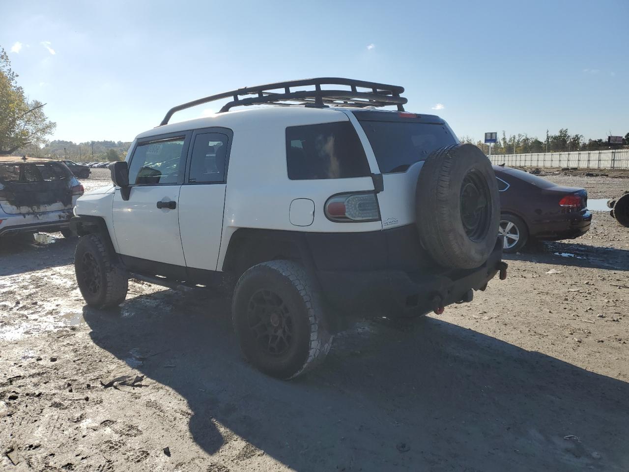 2013 Toyota Fj Cruiser White vin: JTEBU4BF6DK169998