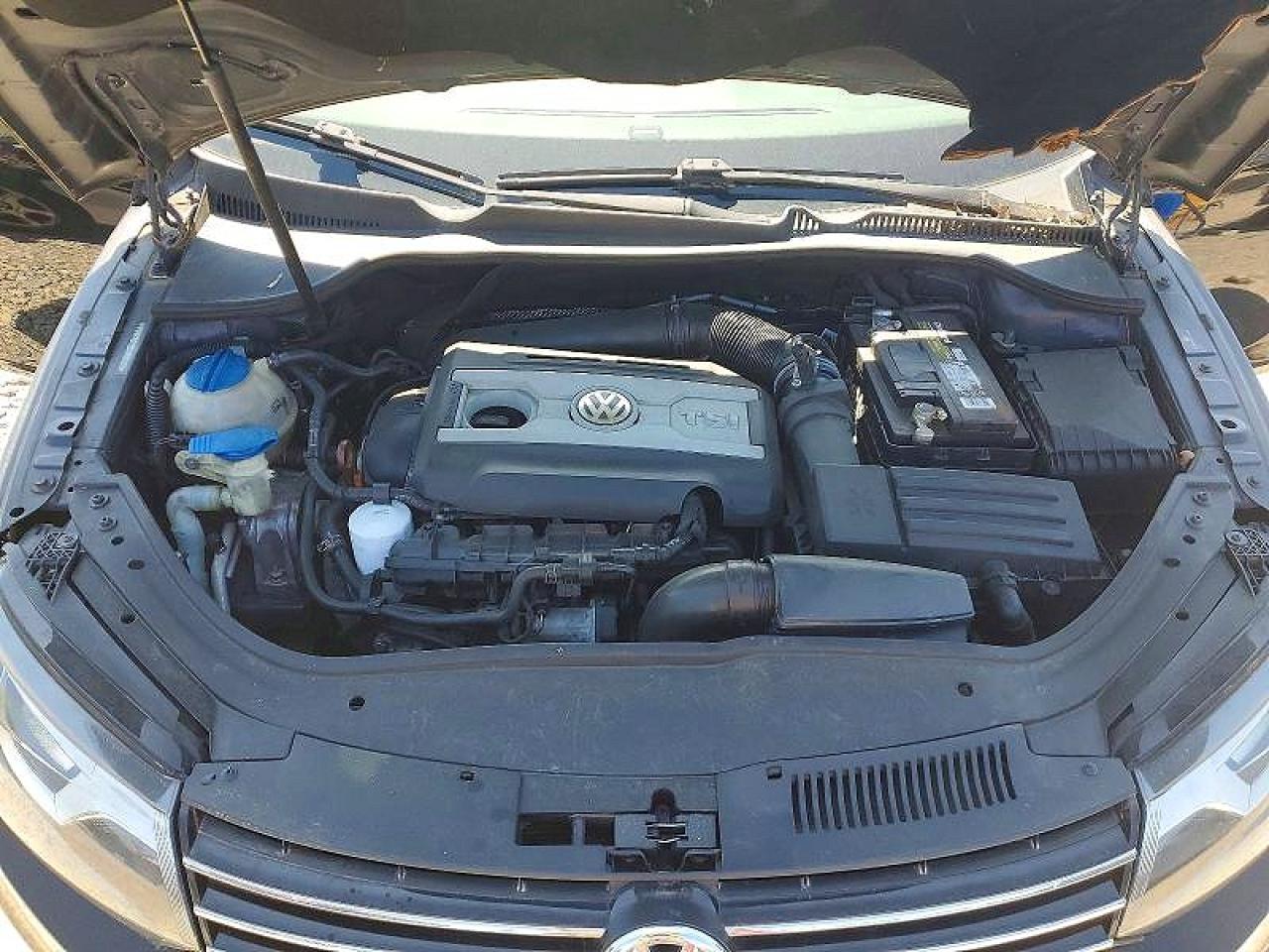 2012 Volkswagen Eos Komfort Black vin: WVWBW7AH8CV005362