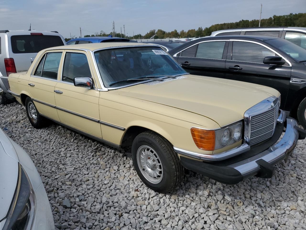 1977 Mercedes-benz 280 Se Желтый vin: 11602412077636