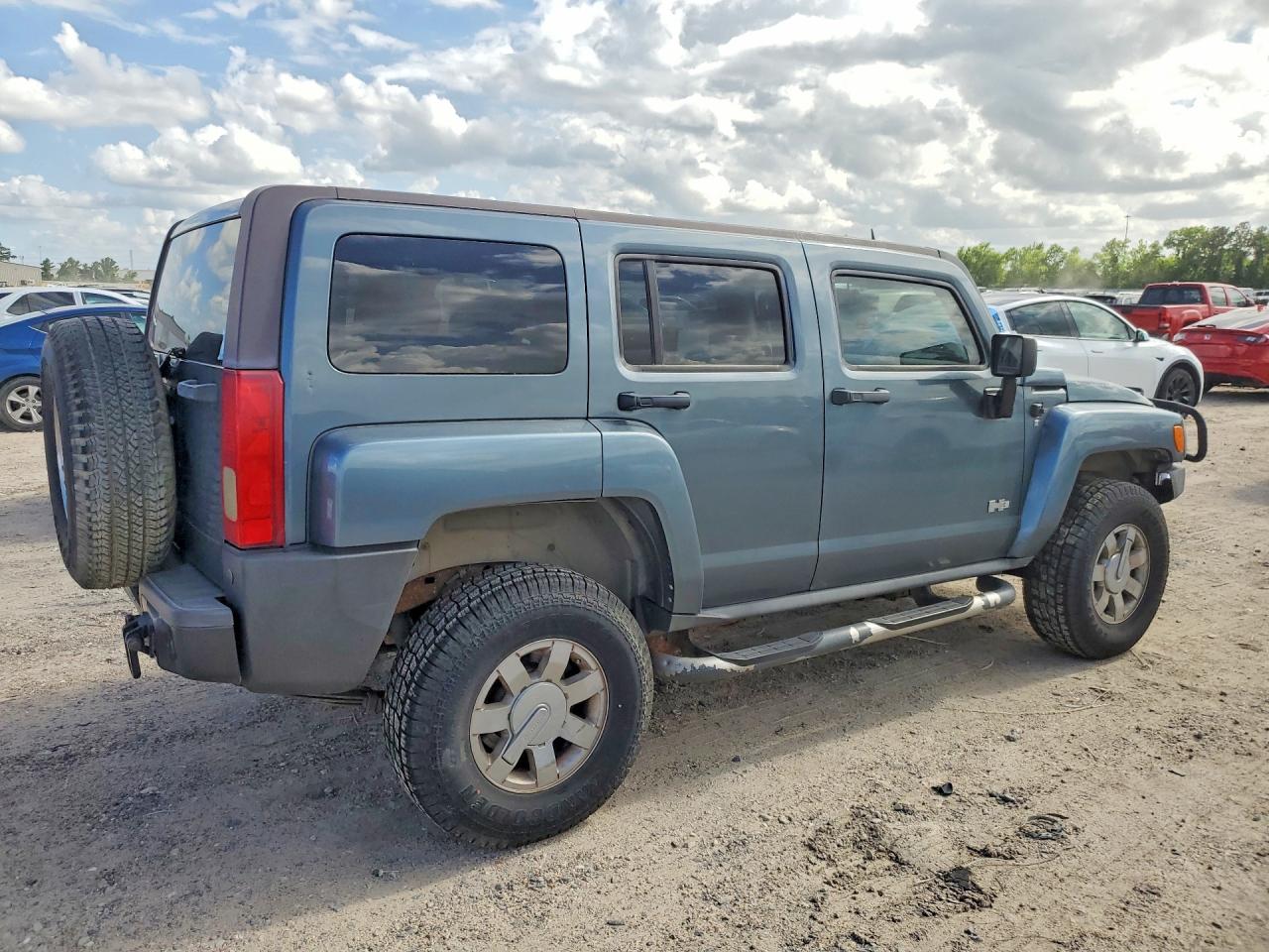 2006 Hummer H3 Серый vin: 5GTDN136968274972