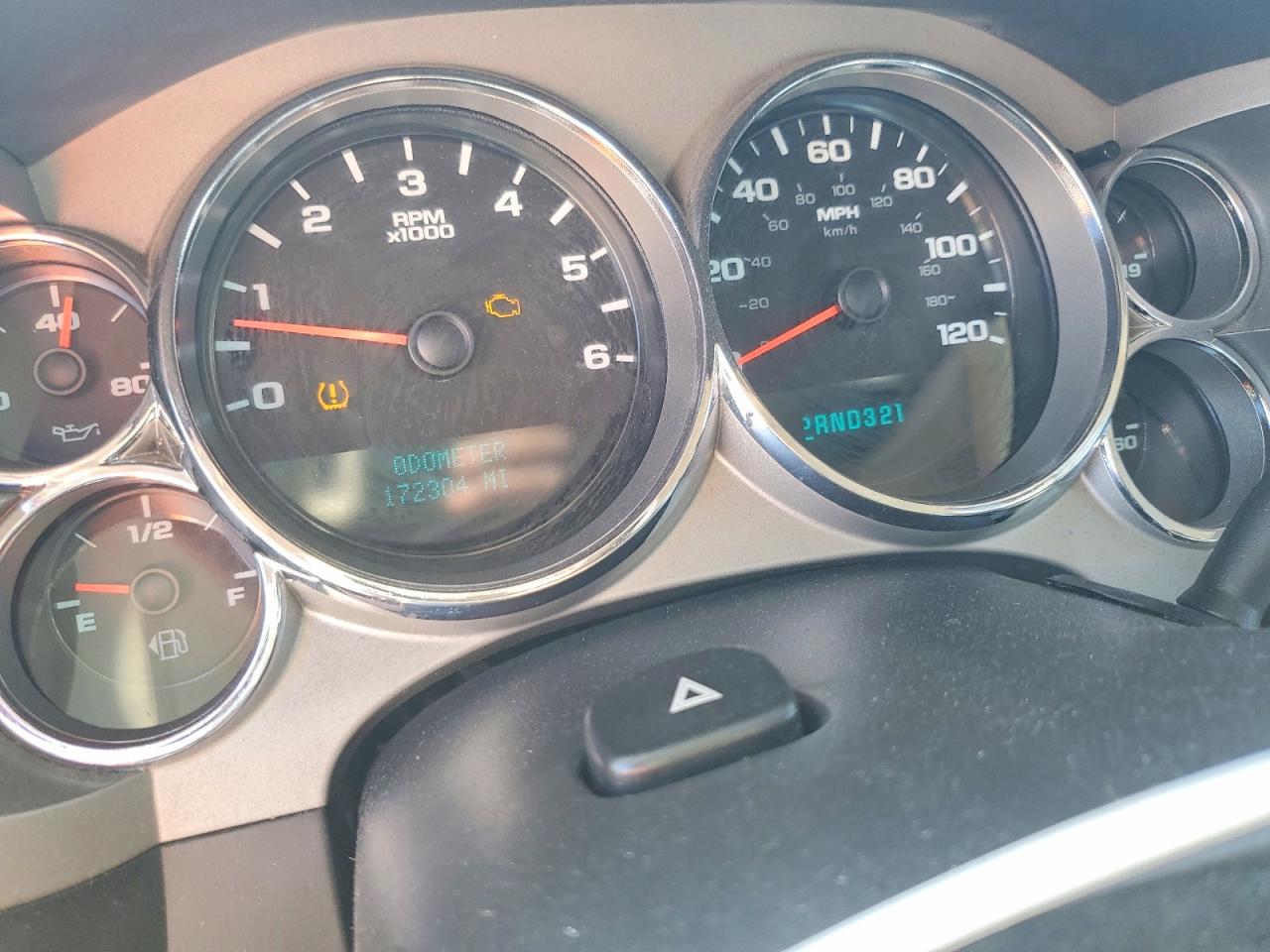 2008 Chevrolet Silverado K1500 White vin: 1GCEK19058Z146586