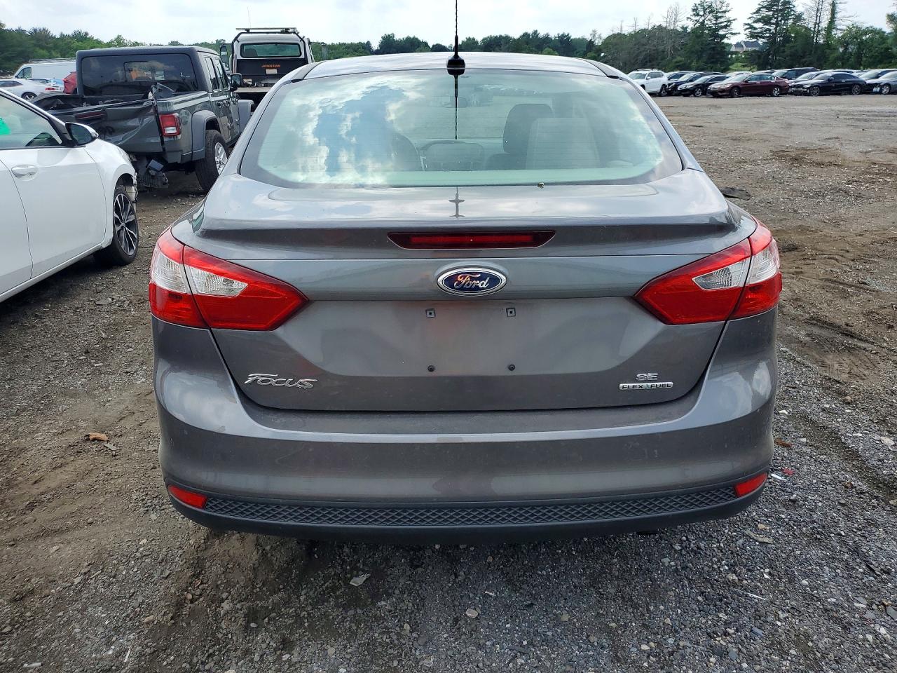 2014 Ford Focus Se Gray vin: 1FADP3F27EL107176