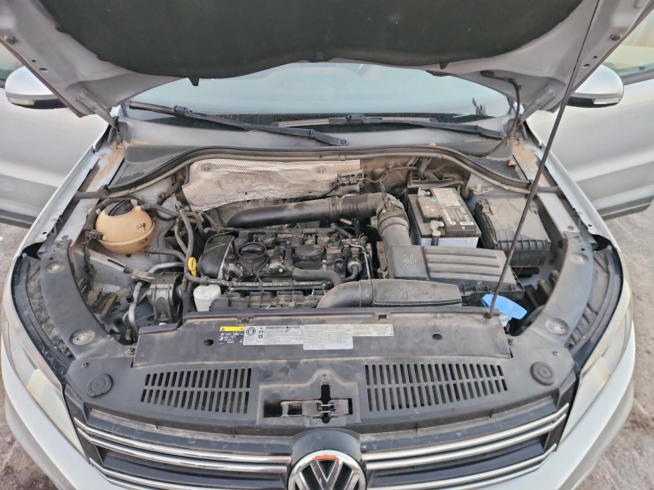 2013 Volkswagen Tiguan S Silver vin: WVGAV3AX9DW624705