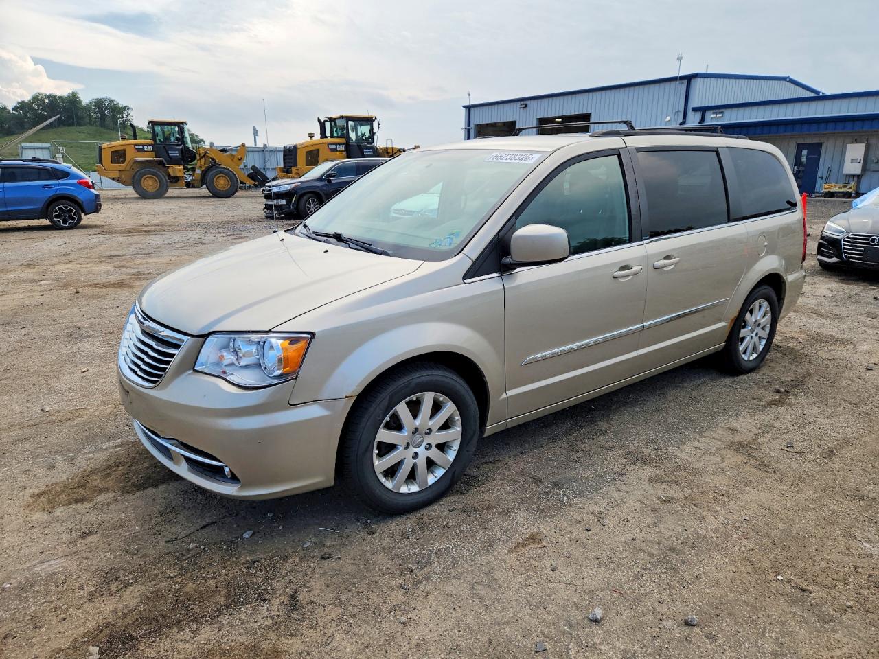 2013 Chrysler Town & Country Touring Tan vin: 2C4RC1BG3DR695259