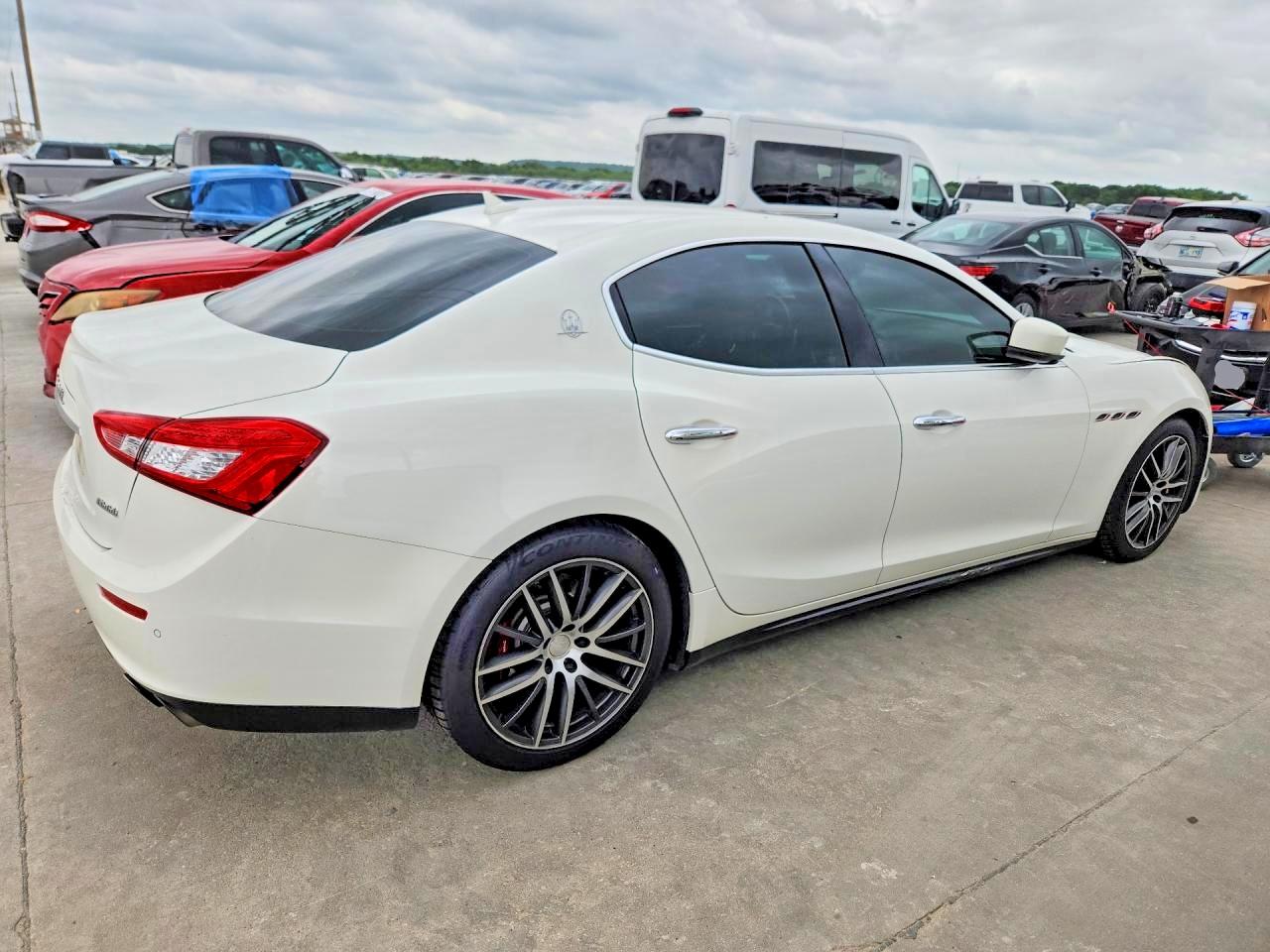 2014 Maserati Ghibli S White vin: ZAM57RTA3E1113173