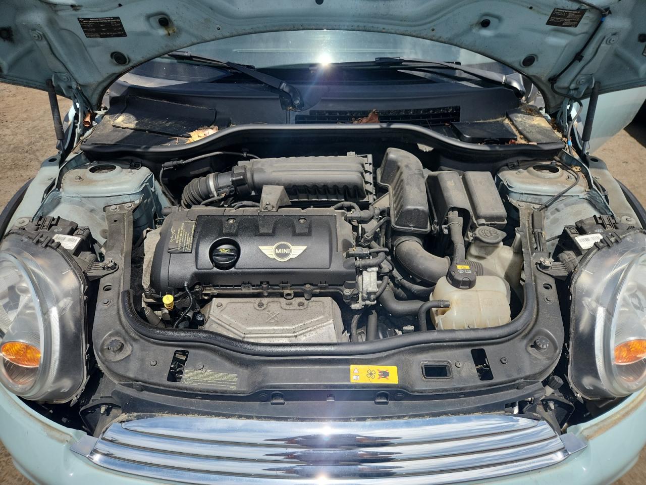 2013 Mini Cooper Turquoise vin: WMWSU3C54DT684154