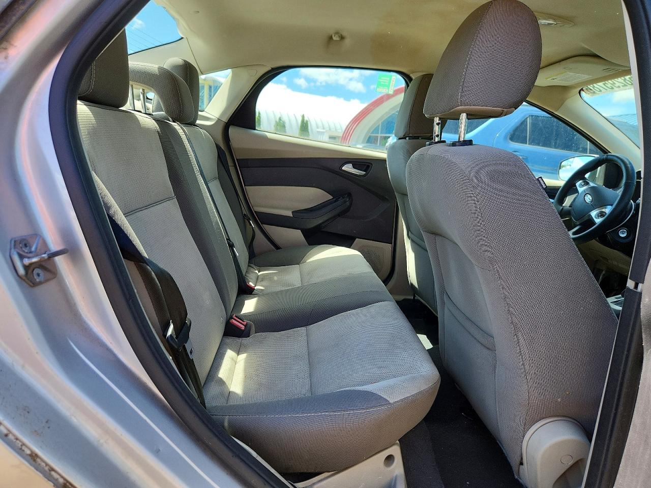 2014 Ford Focus Se Silver vin: 1FADP3F26EL304808
