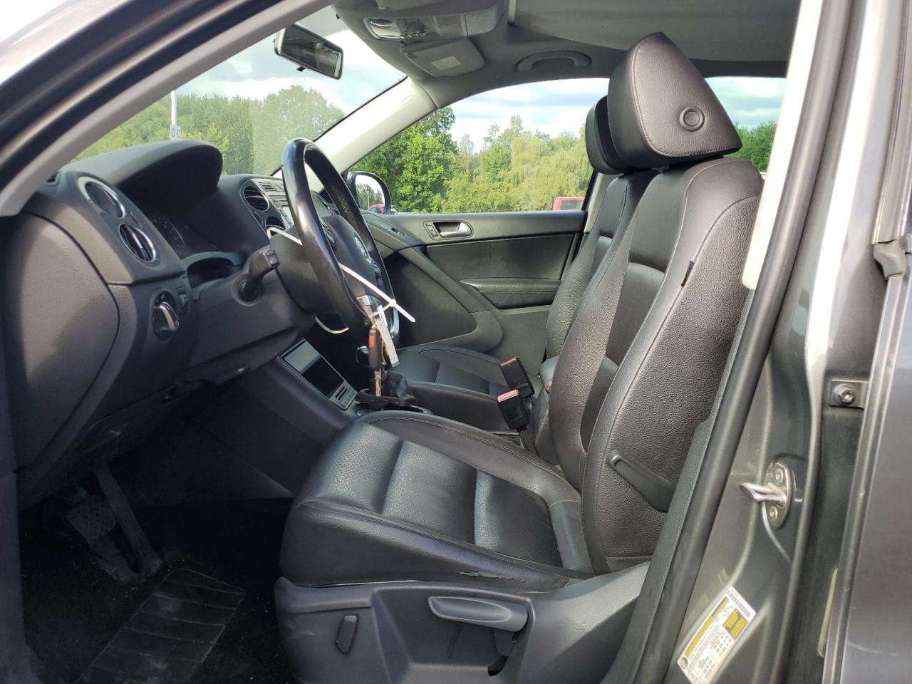 2012 Volkswagen Tiguan S Серый vin: WVGBV7AXXCW078507