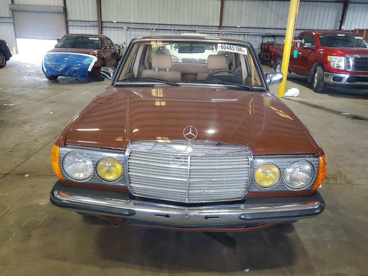 1984 Mercedes 240d Коричневый vin: WDB1231231A136864