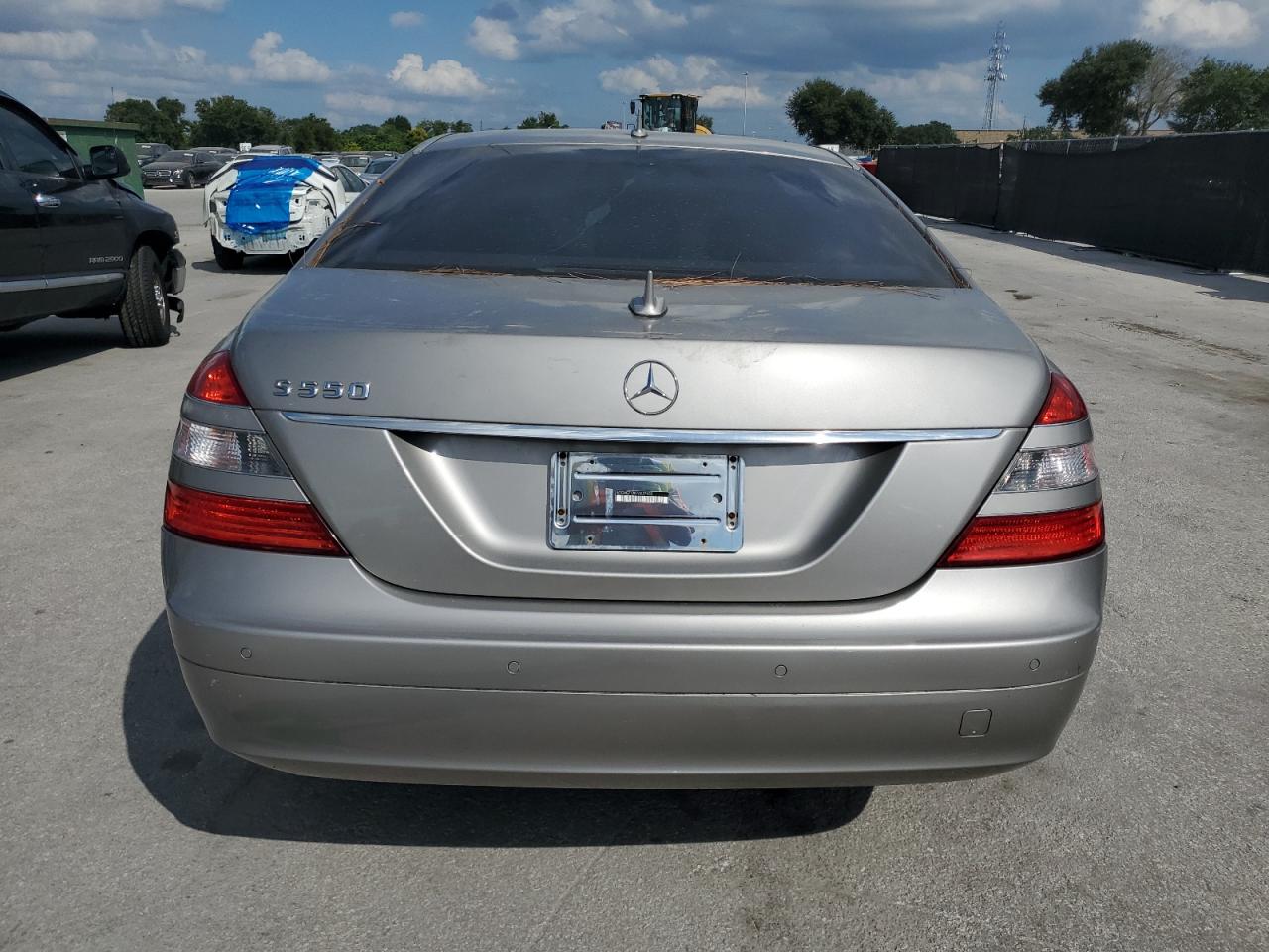 2007 Mercedes-benz S 550 Серый vin: WDDNG71XX7A027450