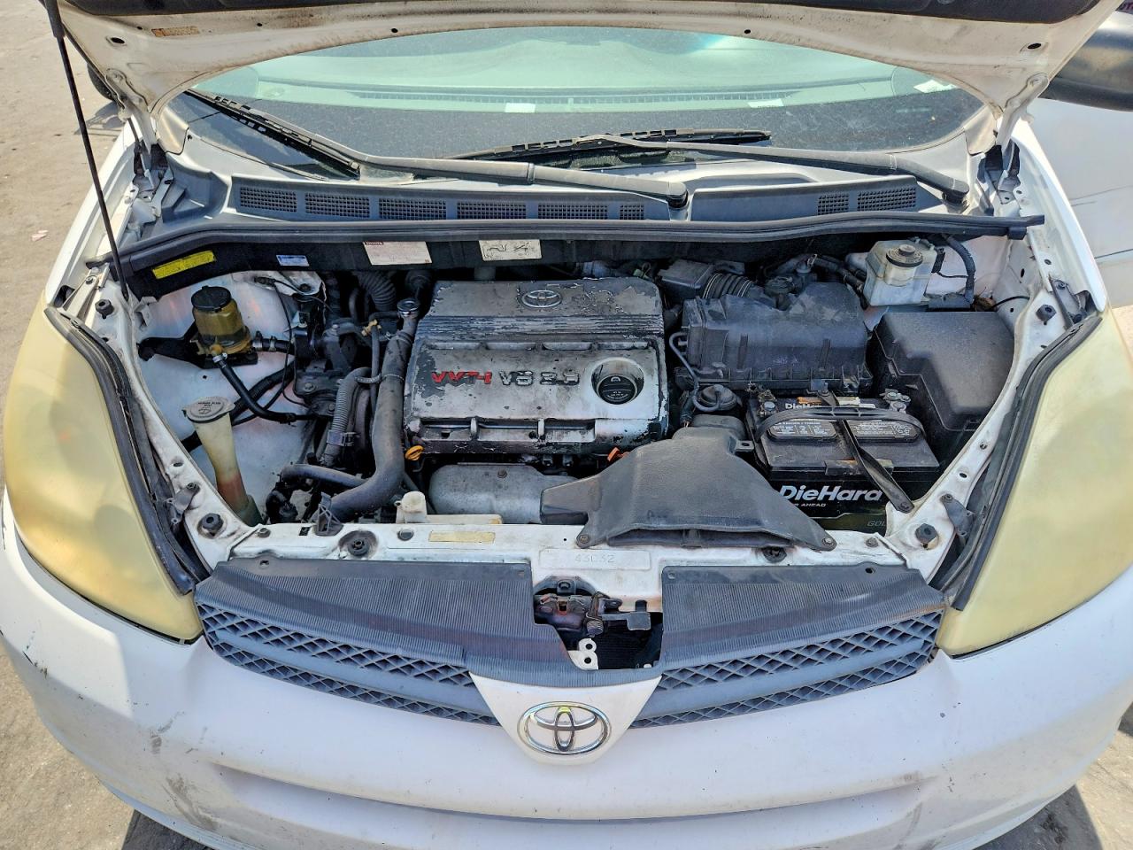 2004 Toyota Sienna Le 7 Passenger White vin: 5TDZA23C24S000090