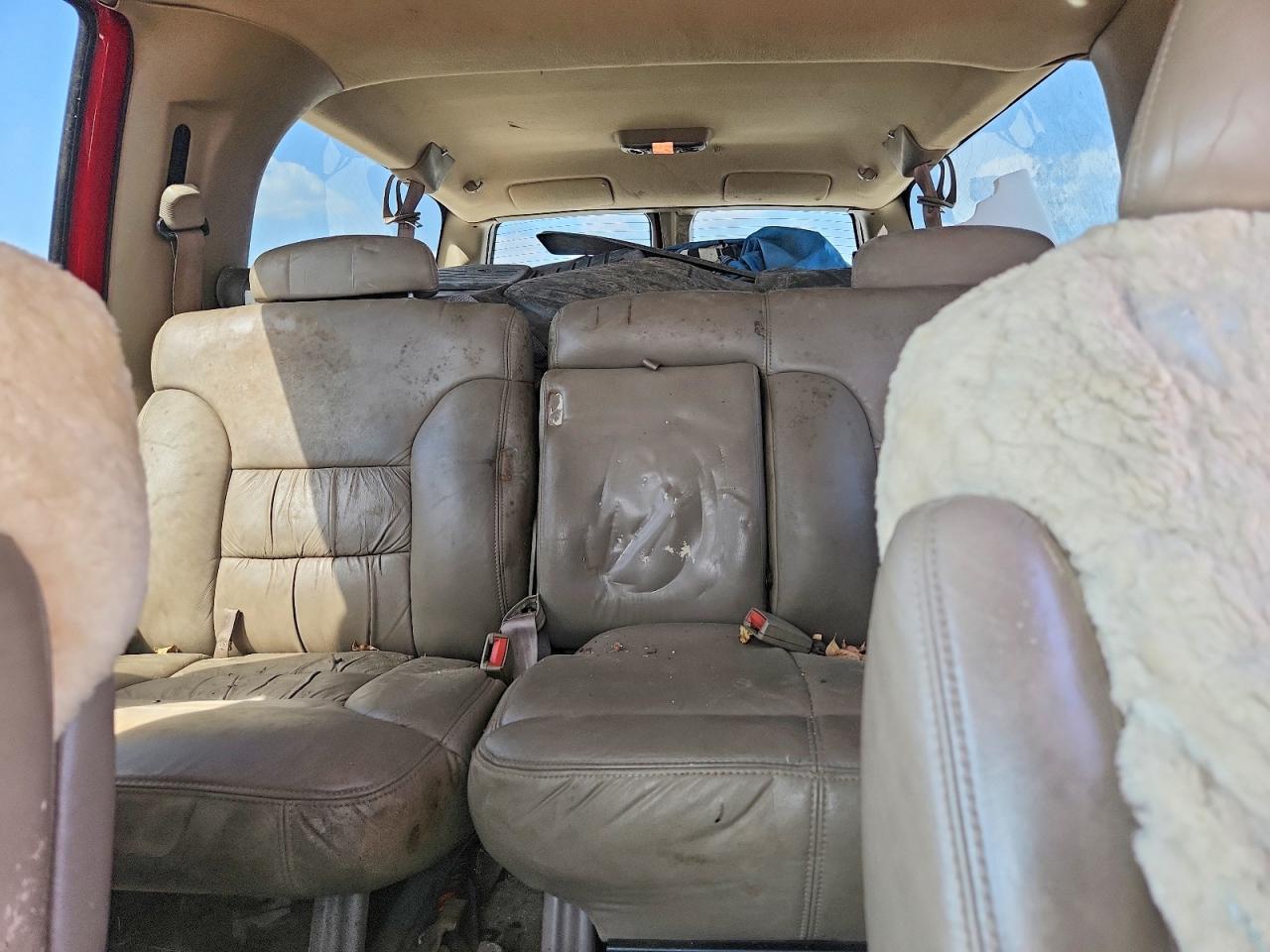 1999 Chevrolet Suburban C1500 Красный vin: 3GNEC16R8XG116455