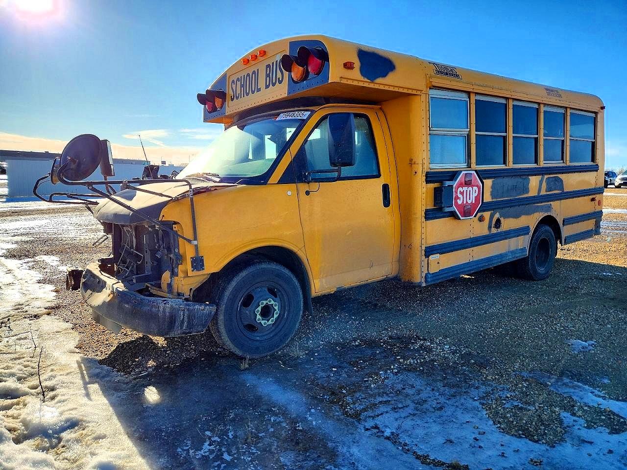 2011 Chev Express Cutaway G3500 Yellow vin: 1GB3G3BG1B1169935
