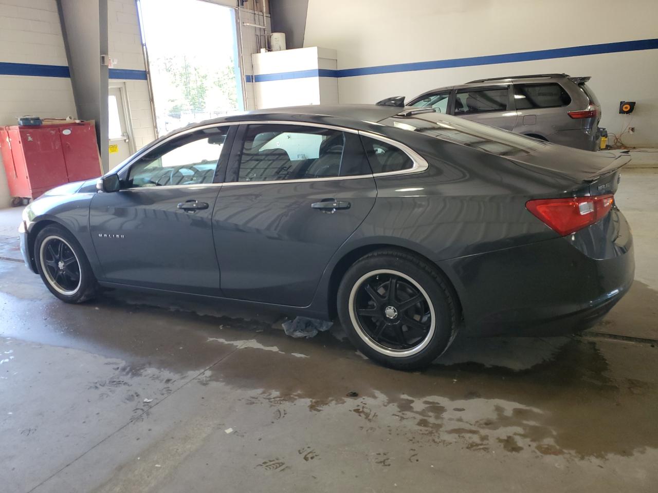 2017 Chevrolet Malibu Lt Серый vin: 1G1ZE5ST9HF151501 Damage: Left Rear Door, Dent(S) W/No Paint Dmg, 1/2 To 1 Inch