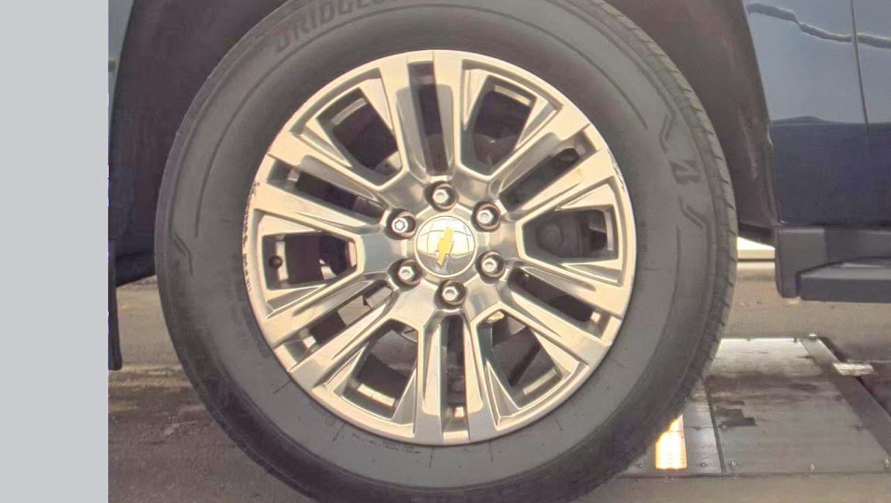 2020 Chevrolet Suburban C1500 Ls Черный vin: 1GNSCGKC3LR193672