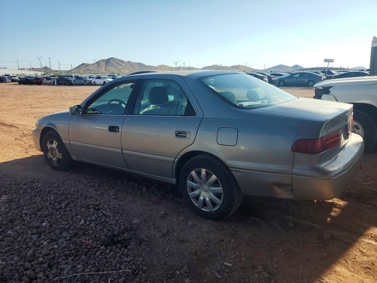 2000 Toyota Camry Le Silver vin: 4T1BG22K4YU694576