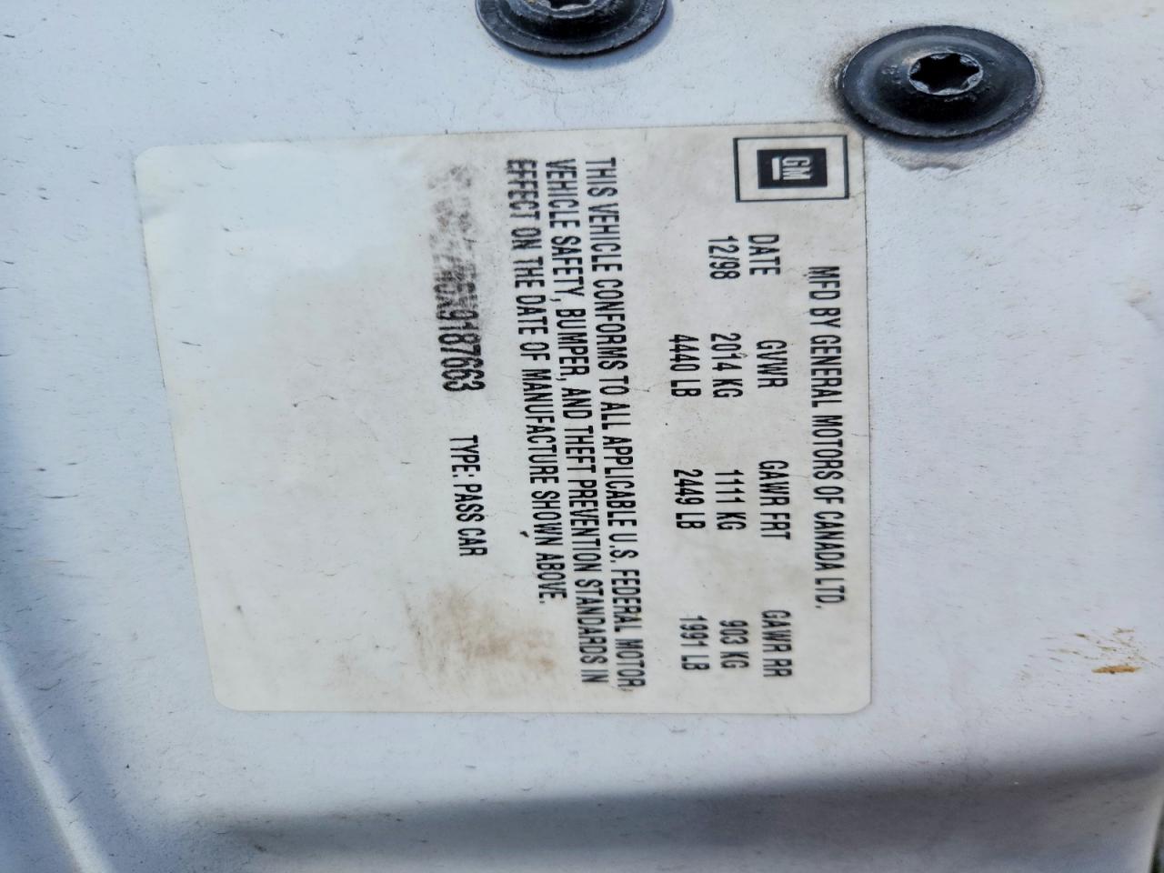 1999 Chevrolet Lumina Base White vin: 2G1WL52M5X9187663