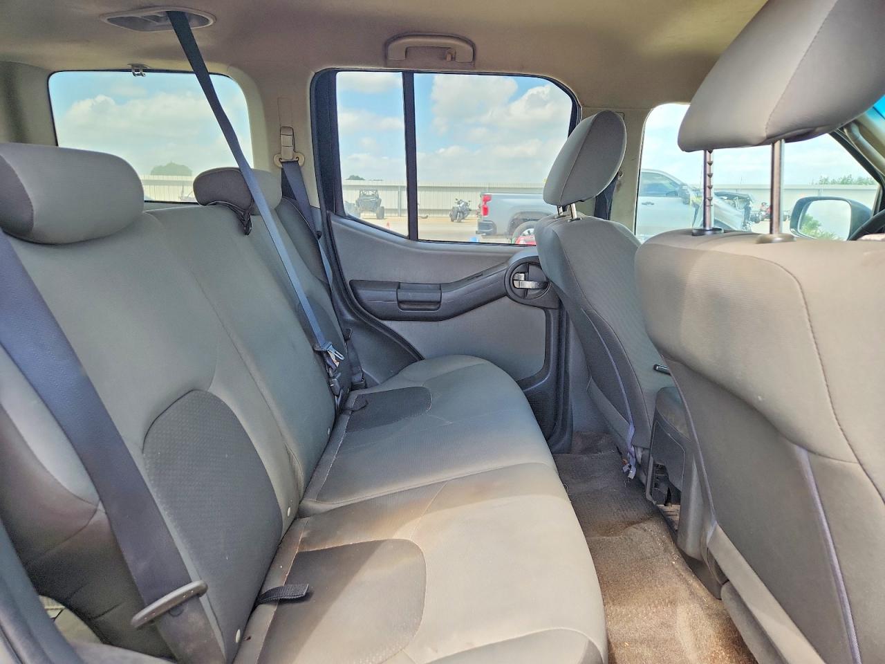 2010 Nissan Xterra X Black vin: 5N1AN0NUXAC525130