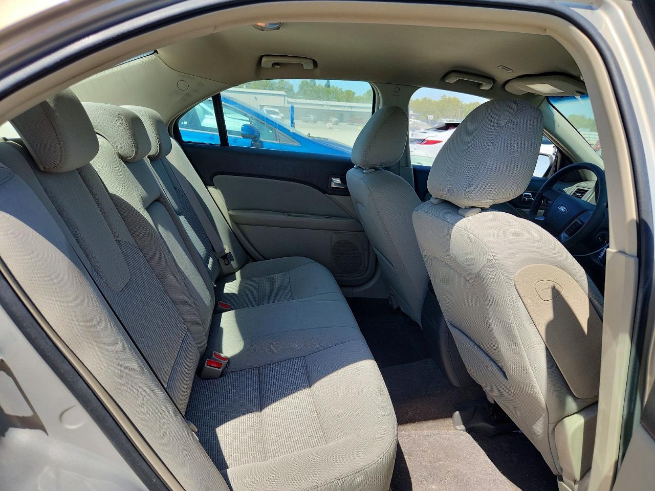 2010 Ford Fusion Se Beige vin: 3FAHP0HA5AR394436