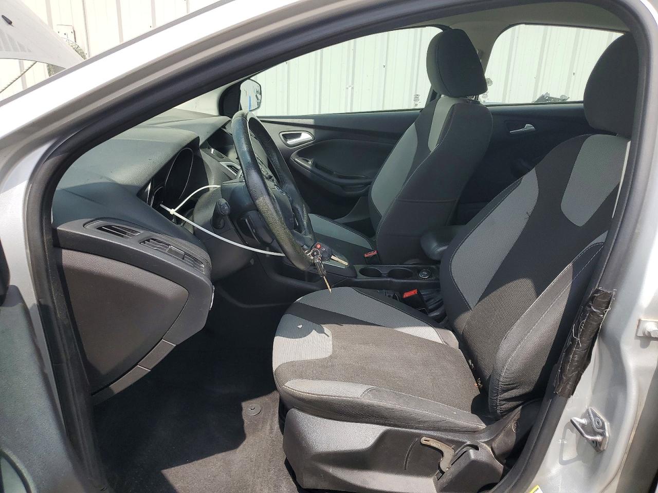 2014 Ford Focus Se Silver vin: 1FADP3K25EL430308