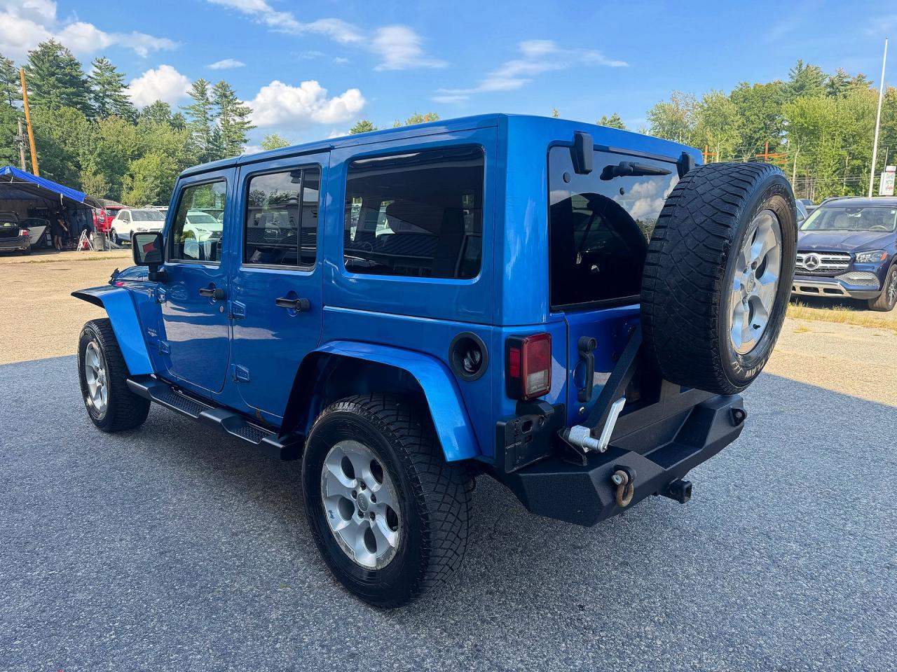 2015 Jeep Wrangler Unlimited Sahara Blue vin: 1C4BJWEG5FL591285