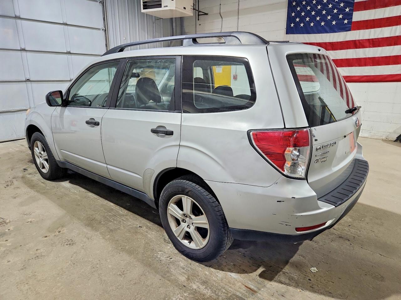 2010 Subaru Forester Xs Silver vin: JF2SH6BC5AH779024