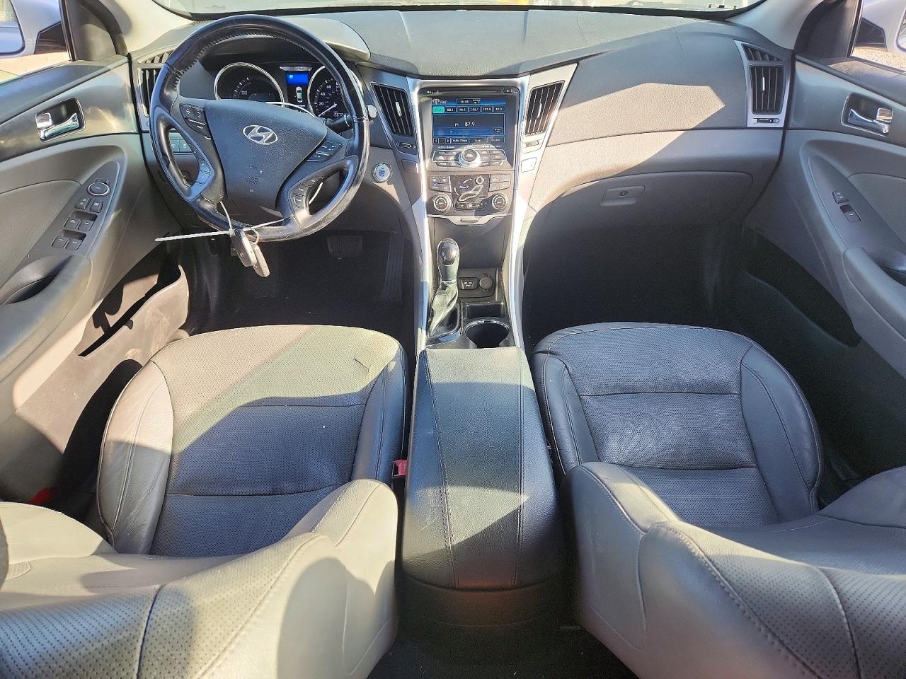 2014 Hyundai Sonata Hybrid Silver vin: KMHEC4A46EA111283