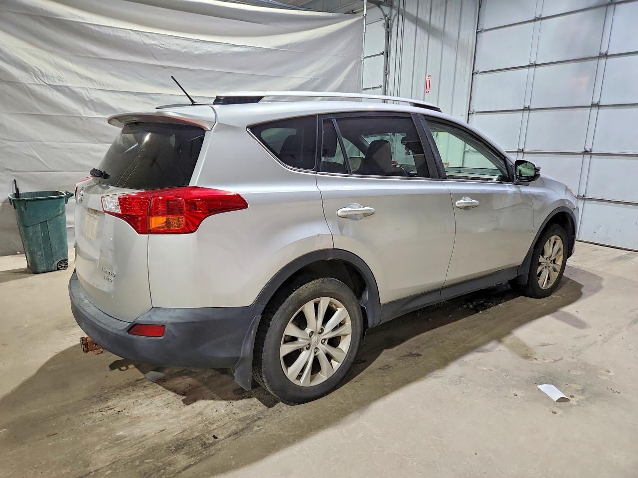 2014 Toyota Rav4 Limited Silver vin: JTMDFREV8ED069012