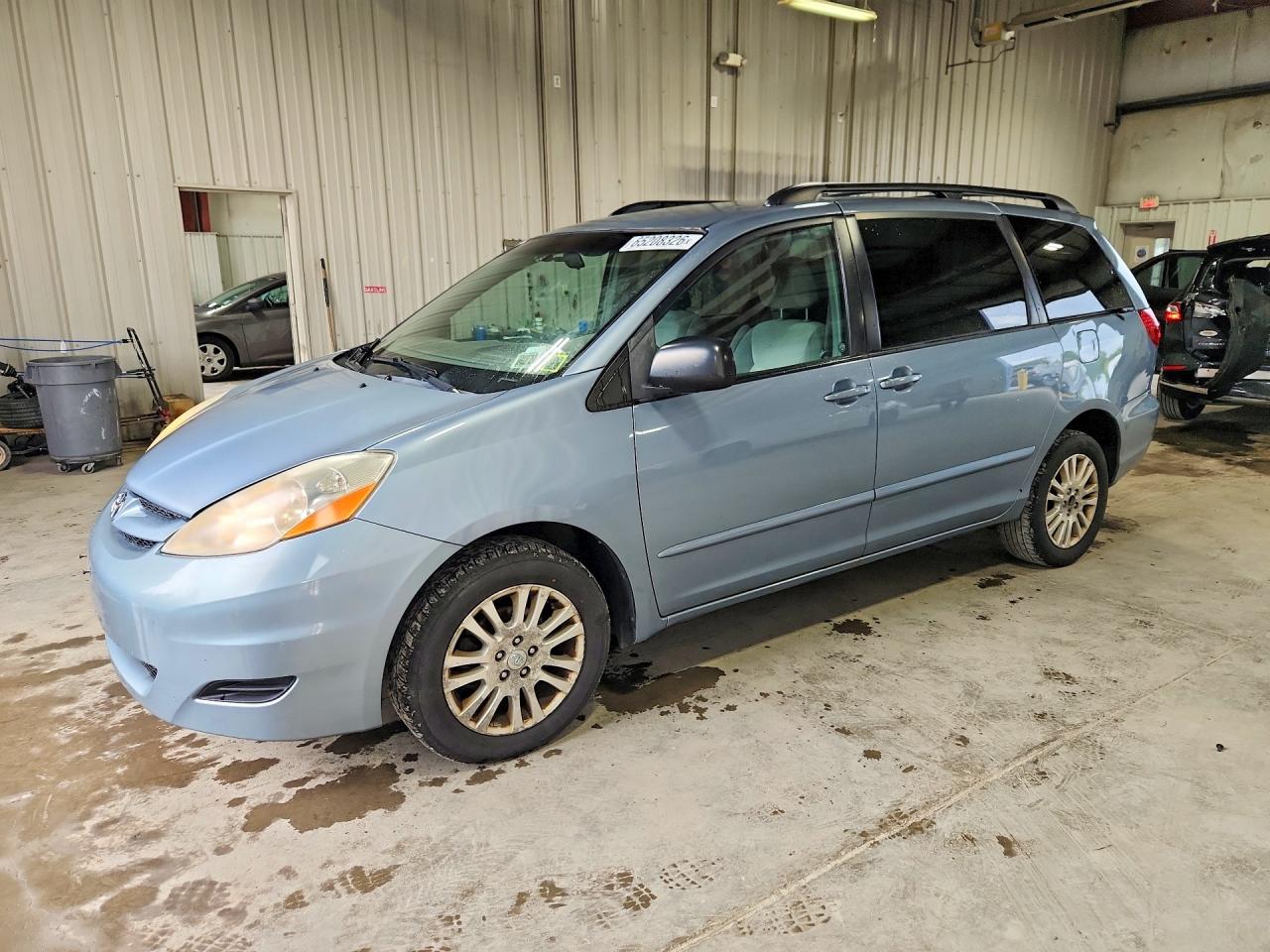 2010 Toyota Sienna Le Синий vin: 5TDJK4CC2AS029087
