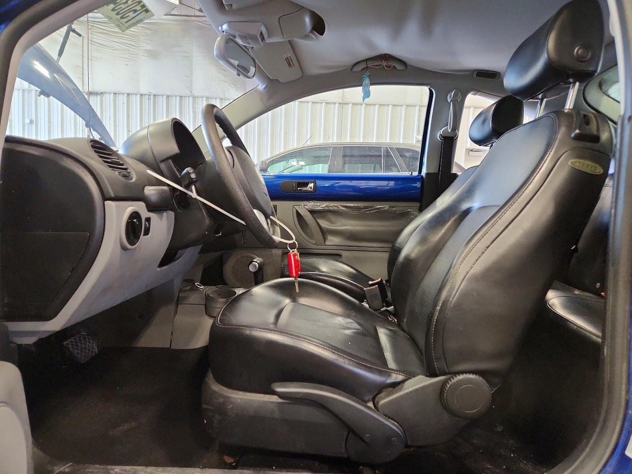 2004 Volkswagen New Beetle Gl Blue vin: 3VWBK21C04M402138