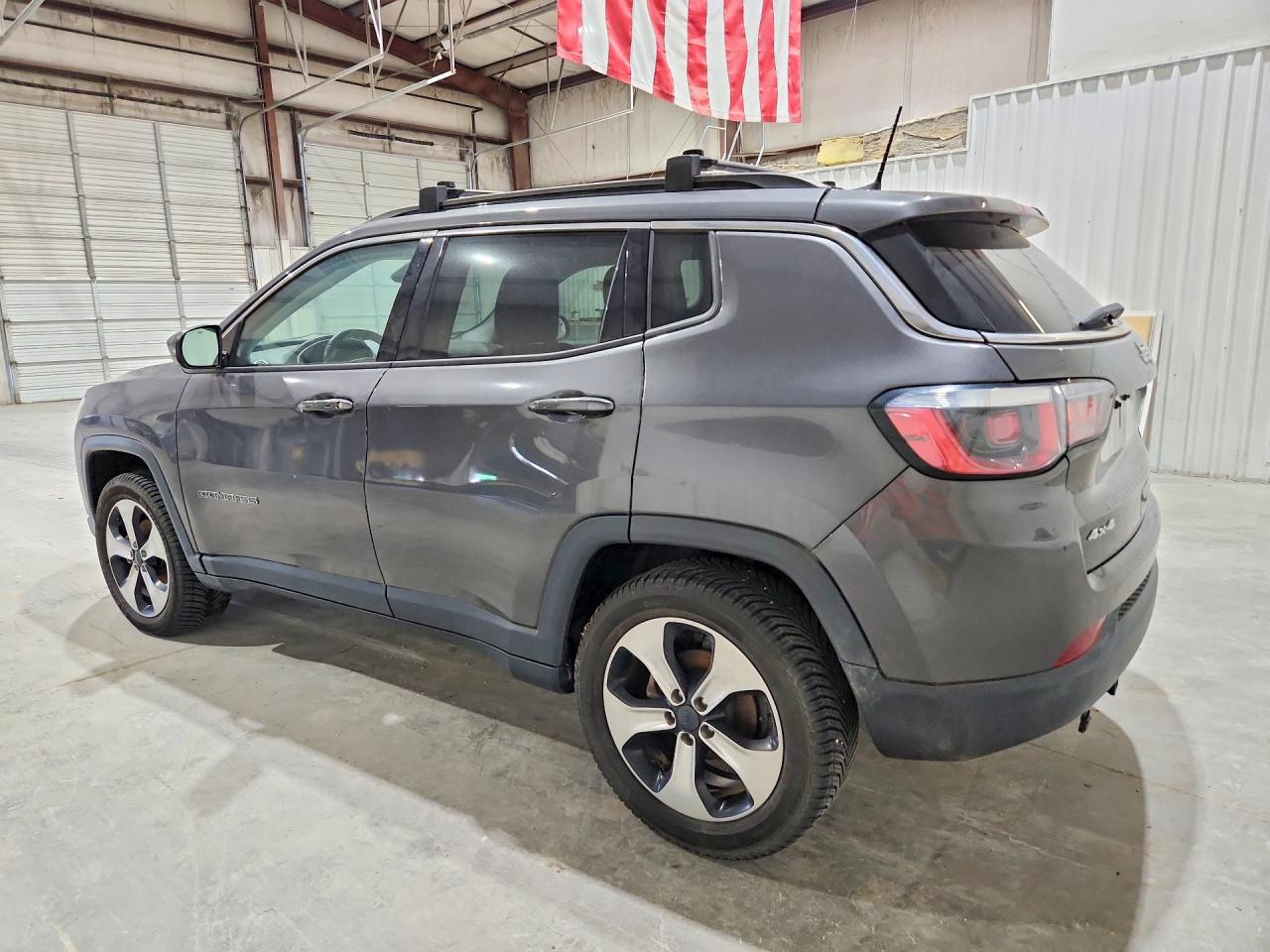 2017 Jeep Compass Latitude Серый vin: 3C4NJDBB3HT629176