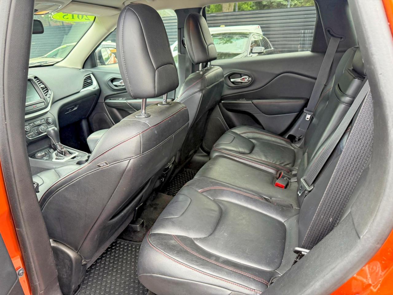 2015 Jeep Cherokee Trailhawk Orange vin: 1C4PJMBS8FW545113