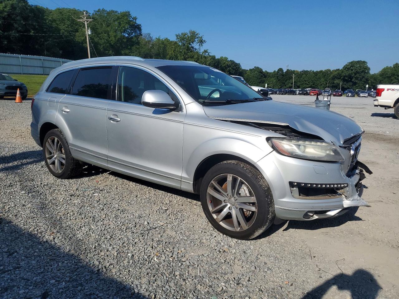 2014 Audi Q7 Premium Plus Серебряный vin: WA1LGAFE2ED013425