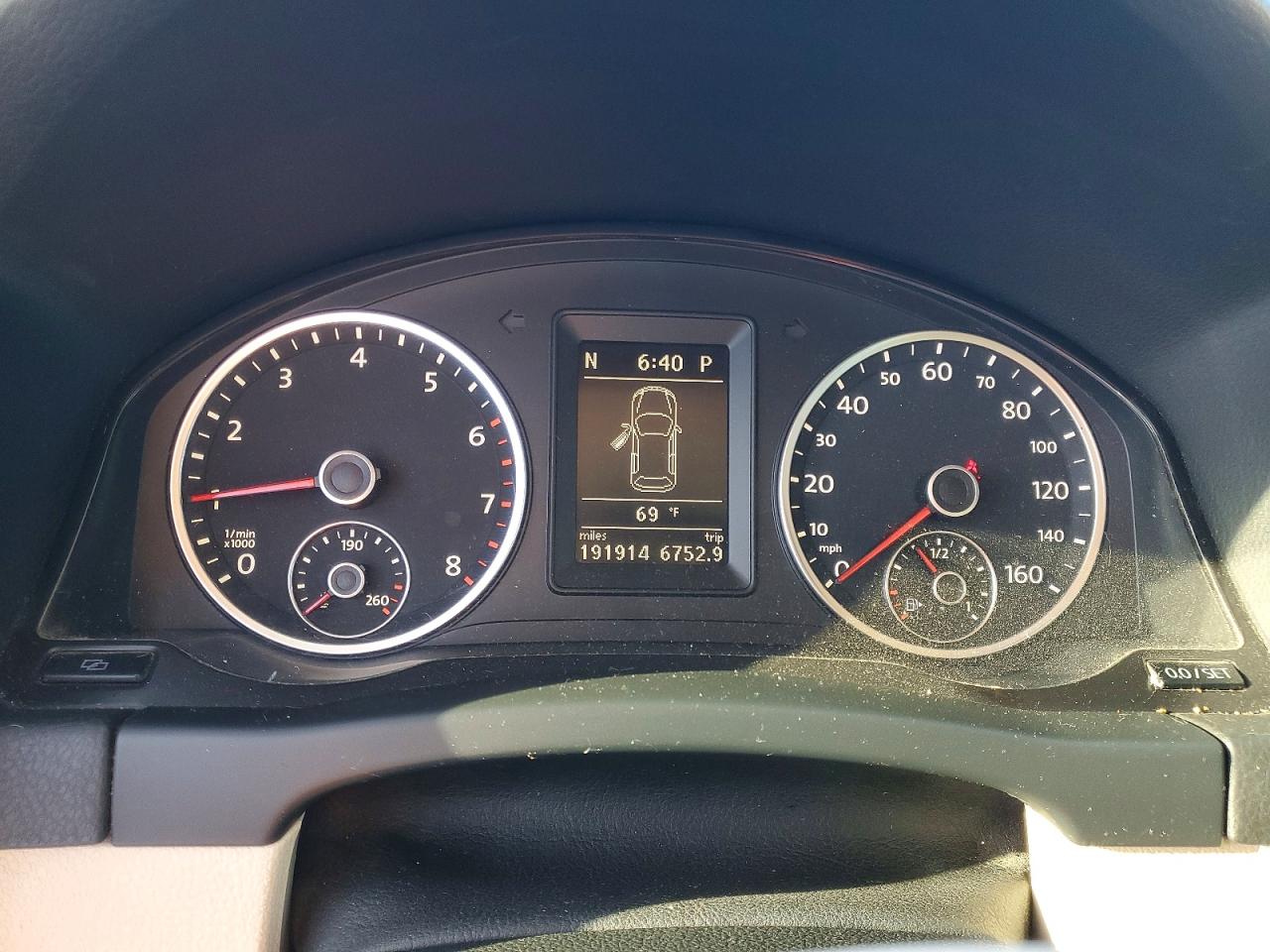 2010 Volkswagen Tiguan S Red vin: WVGAV7AX4AW002306