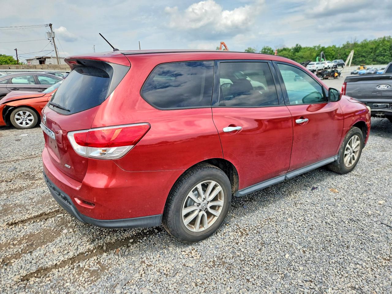 2014 Nissan Pathfinder S Red vin: 5N1AR2MM2EC721389