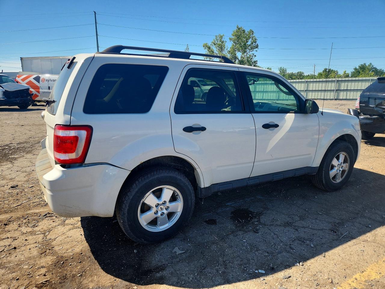 2010 Ford Escape Xlt White vin: 1FMCU0D72AKC65366