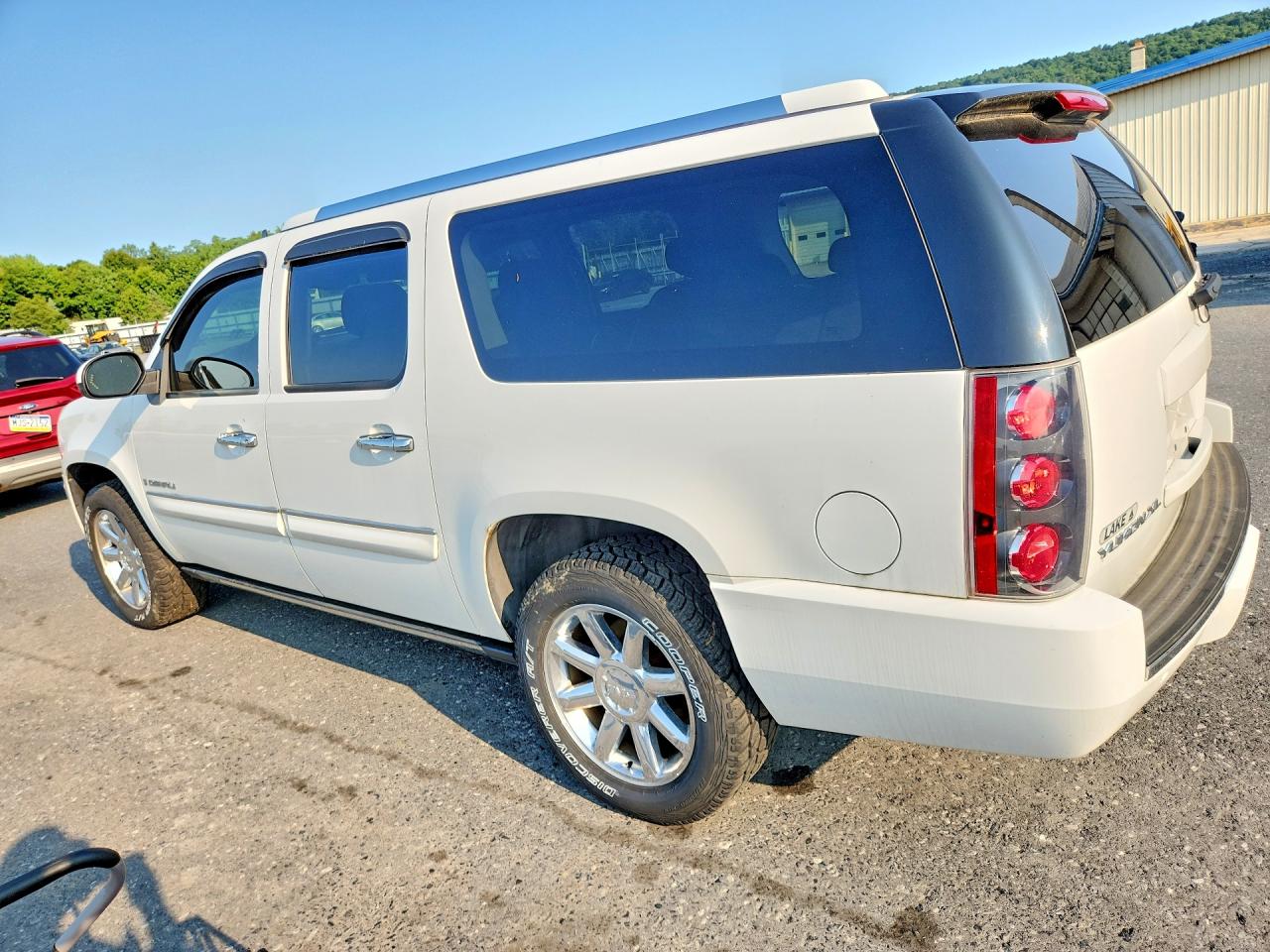2008 Gmc Yukon Xl Denali White vin: 1GKFK668X8J109113
