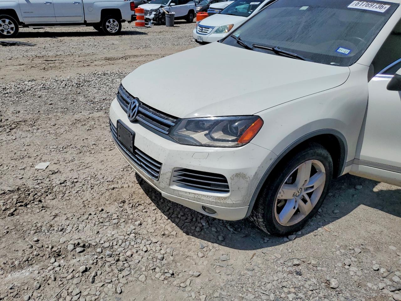 2012 Volkswagen Touareg V6 Tdi White vin: WVGFK9BPXCD005038