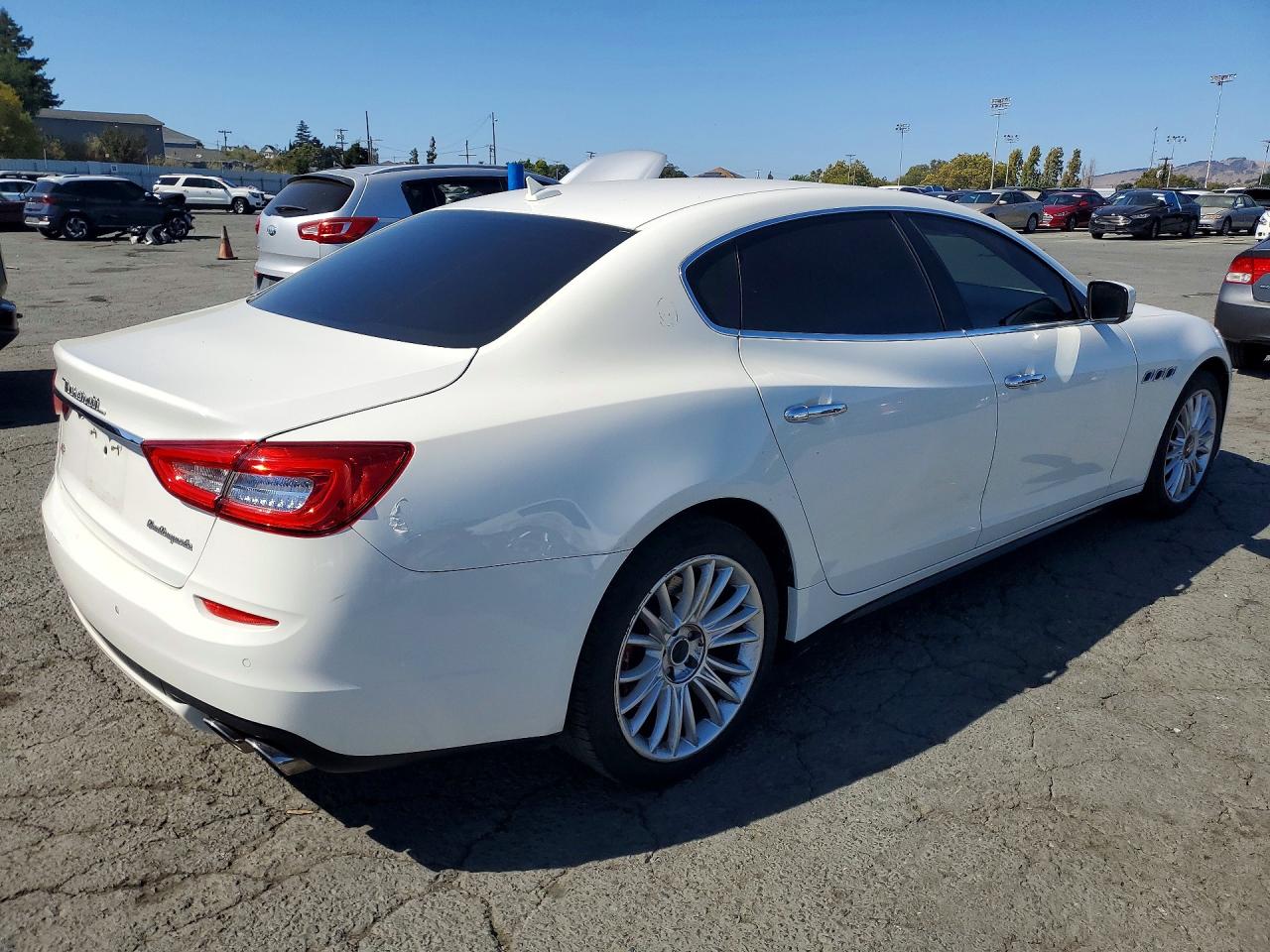 2014 Maserati Quattroporte S White vin: ZAM56RRA3E1126094
