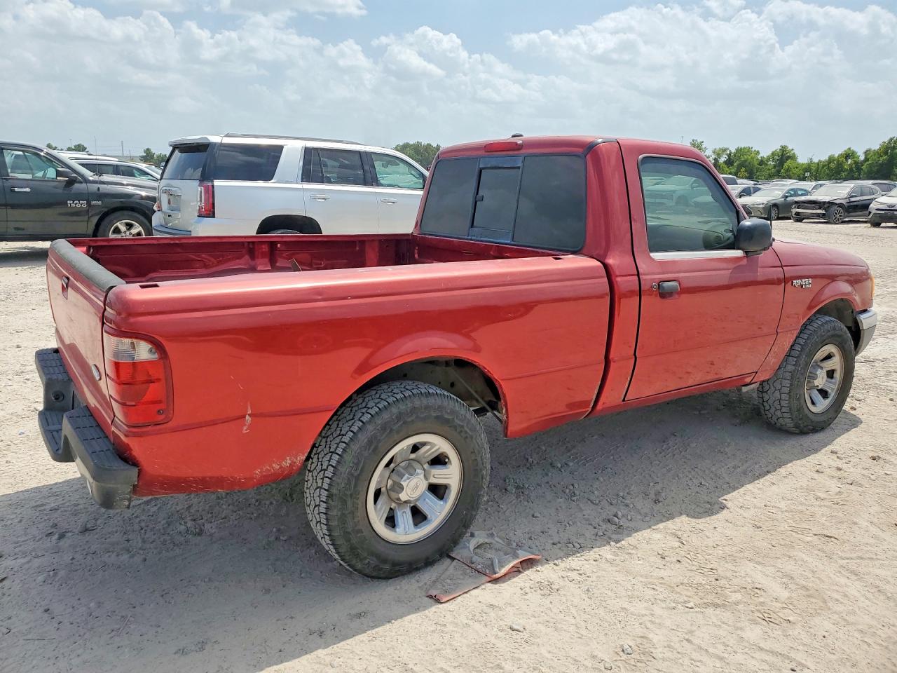 2003 Ford Ranger Red vin: 1FTYR10D23PB88646