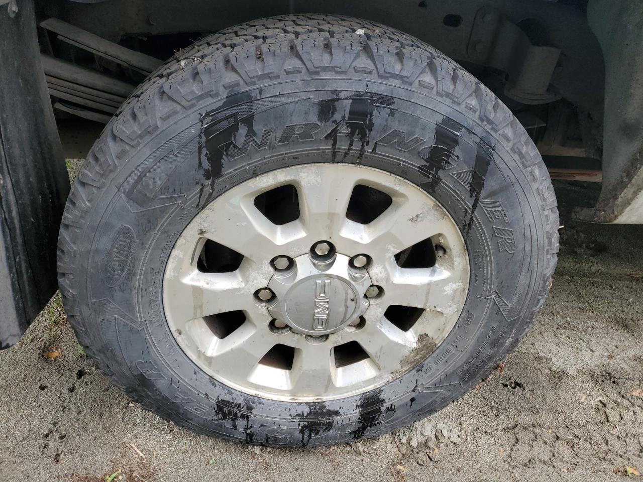 2011 Gmc Sierra K3500 Sle Gray vin: 1GT423CG3BF237183 Damage: Right Rear Wheel, Curb Rash, > 12 Inches