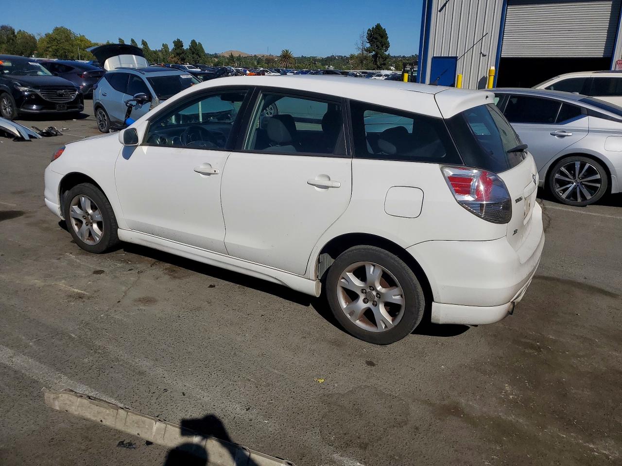2007 Toyota Corolla Matrix Xr White vin: 2T1KR32E67C684268