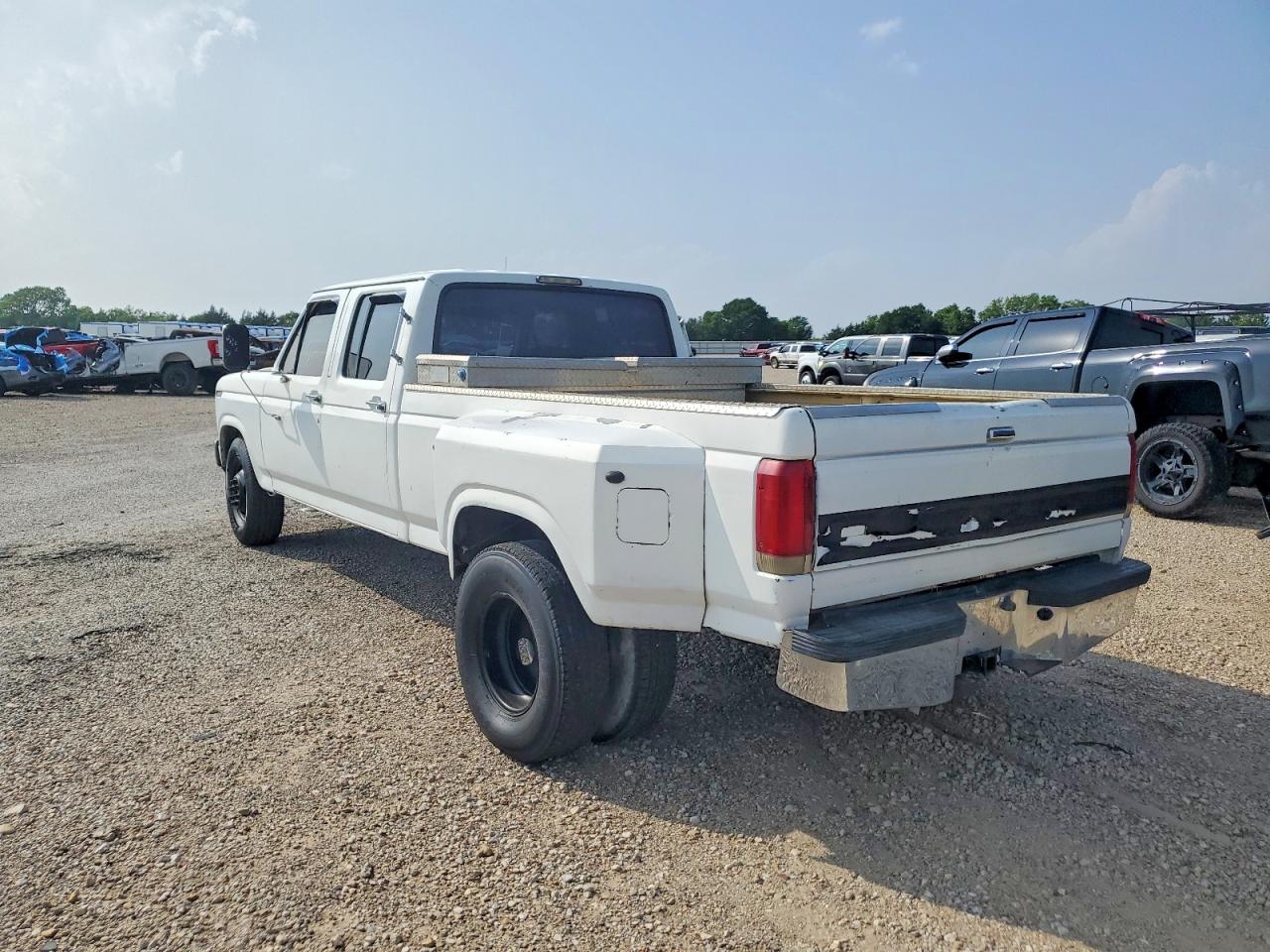 1986 Ford F350 White vin: 2FTJW3515GCB32521