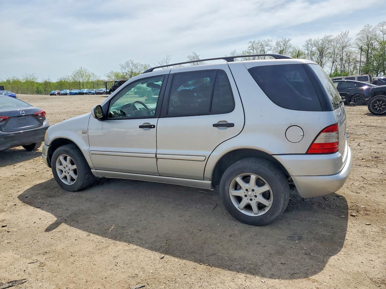 2000 Mercedes-benz Ml430 Silver vin: 4JGAB72E8YA189188