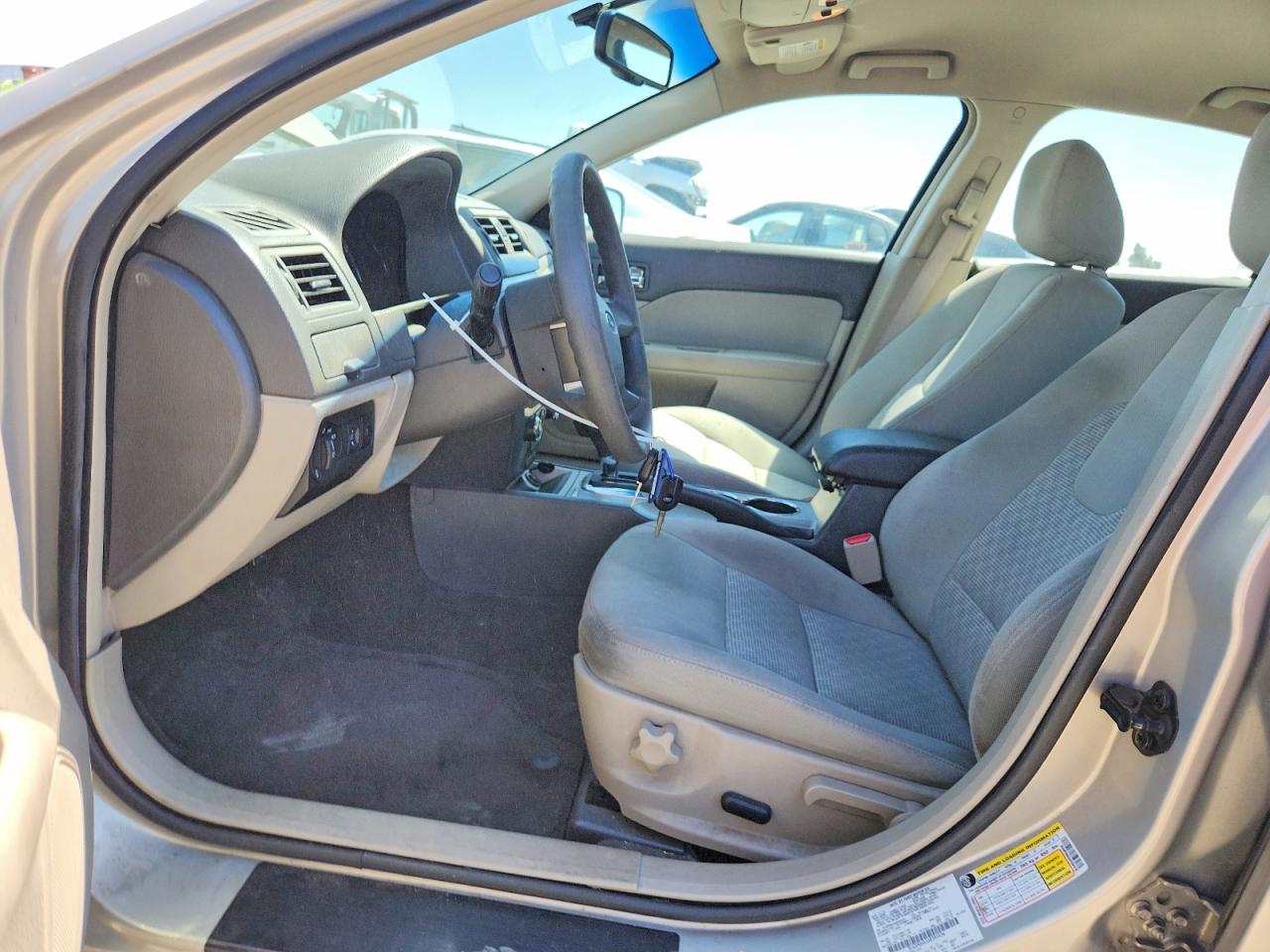 2010 Ford Fusion Se Beige vin: 3FAHP0HA5AR394436