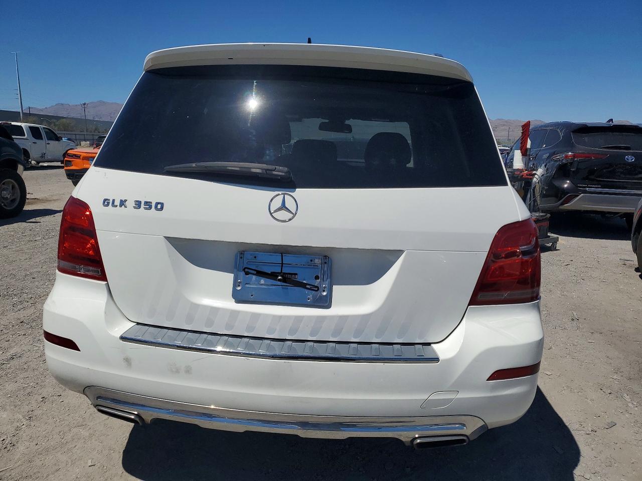 2014 Mercedes-benz Glk 350 White vin: WDCGG5HB1EG192387