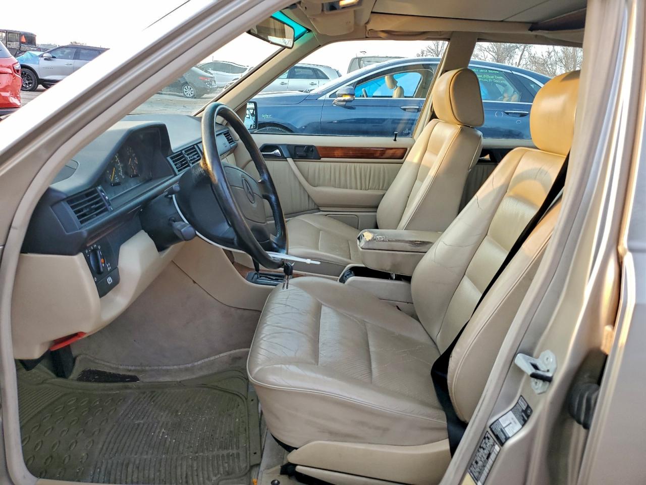 1994 Mercedes-benz E 320 Серебряный vin: WDBEA32E9RC135243