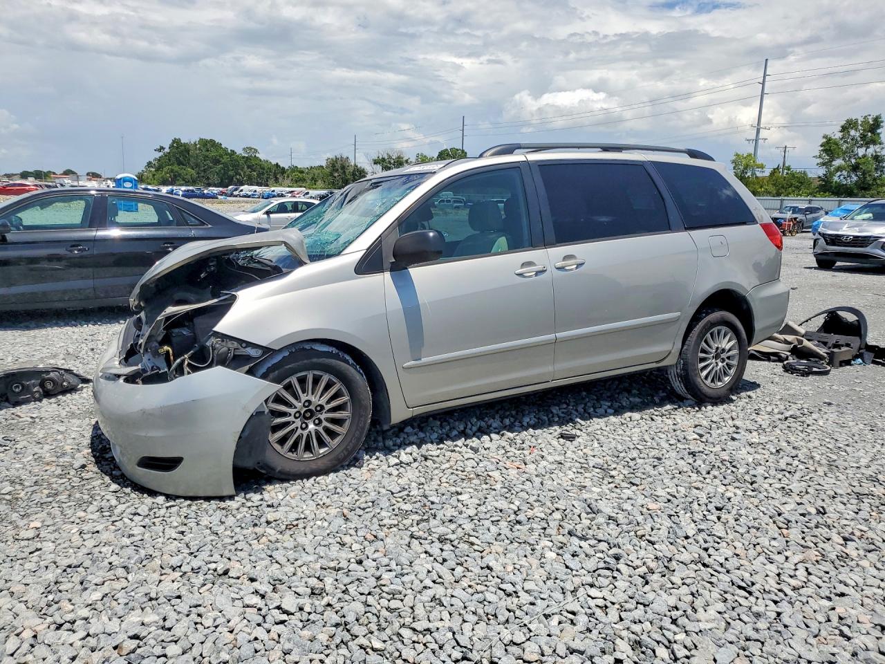 2006 Toyota Sienna Le 7 Passenger Серебряный vin: 5TDZA23C96S454114
