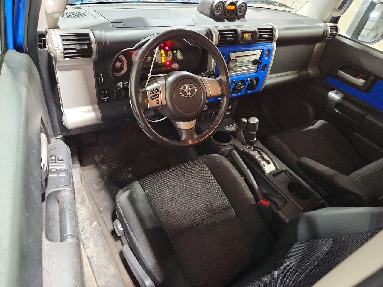 2007 Toyota Fj Cruiser Base Синий vin: JTEBU11F470009795